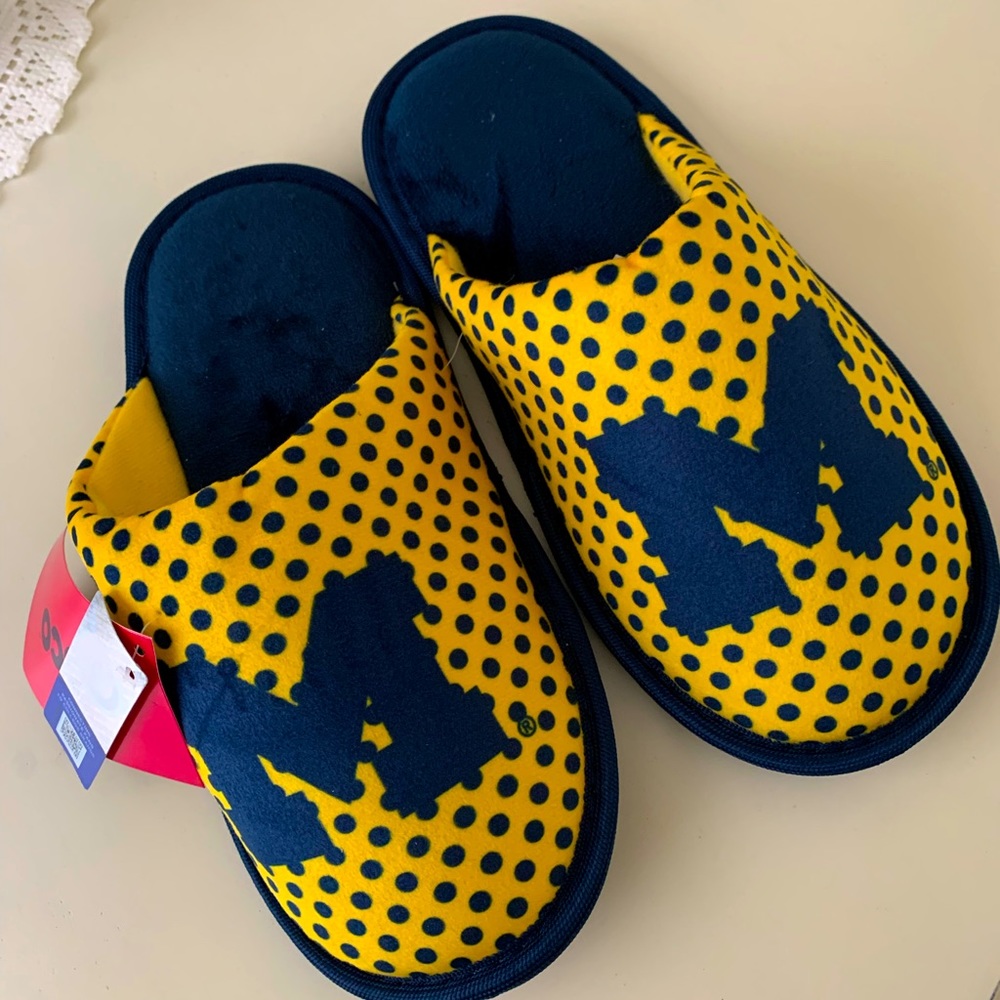 NWT - MICHIGAN SLIPPERS